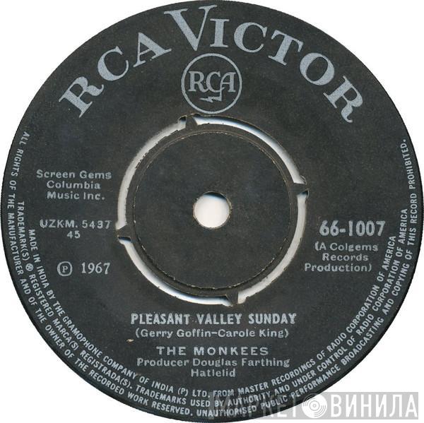  The Monkees  - Pleasant Valley Sunday / Words