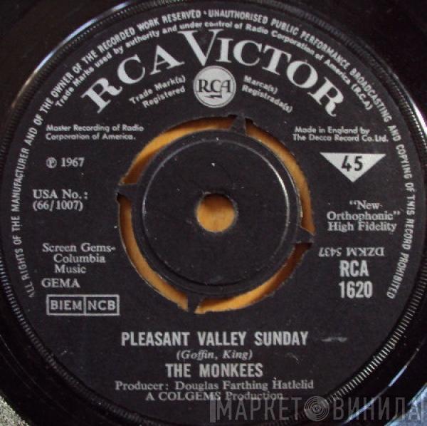 The Monkees - Pleasant Valley Sunday / Words