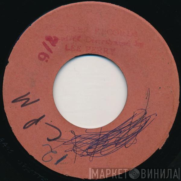 The Upsetters  - Return Of Django / Live Injection