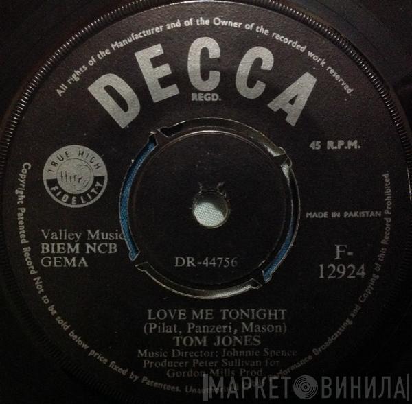  Tom Jones  - Love Me Tonight