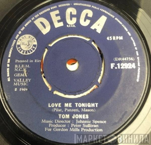  Tom Jones  - Love Me Tonight