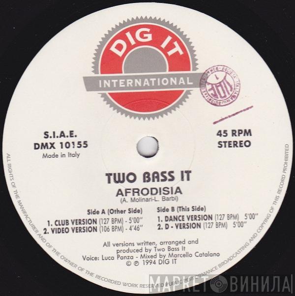 Two Bass It - Afrodisia