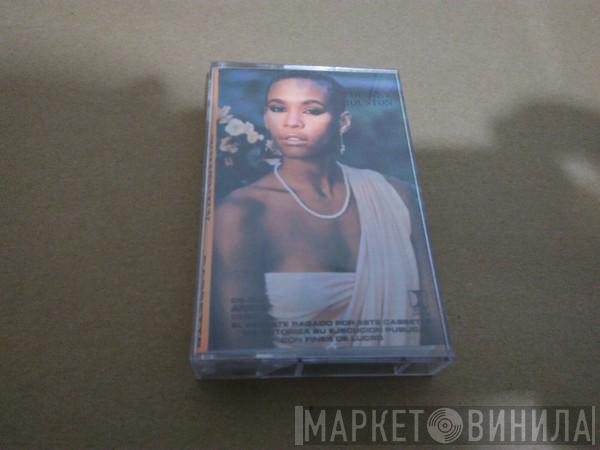  Whitney Houston  - Whitney Houston