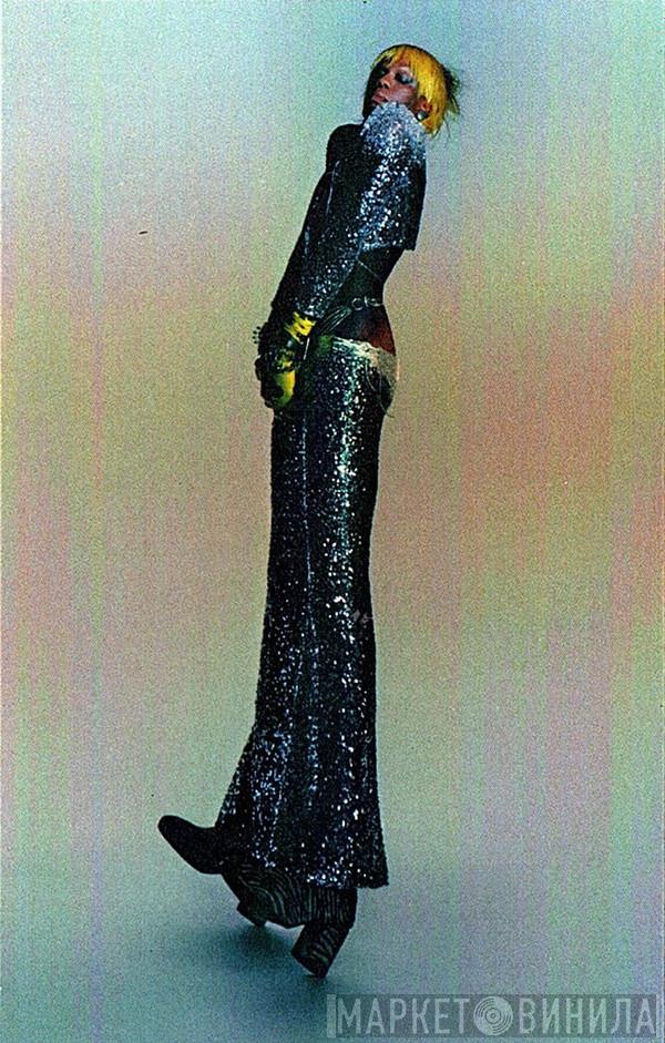  Yves Tumor  - Praise A Lord Who Chews But Which Does Not Consume; (Or Simply, Hot Between Worlds)