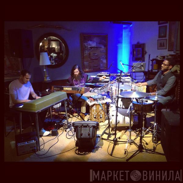 Carlos Niño & Friends - Винил CD и Кассеты Carlos Niño & Friends на сайте МаркетВинила