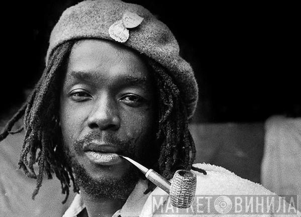 Peter Tosh - Винил CD и Кассеты Peter Tosh на сайте МаркетВинила