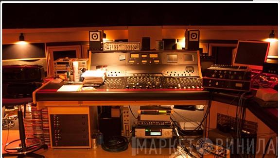 Bernie Grundman Mastering, Tokyo - Винил CD и Кассеты лейбла Bernie Grundman Mastering, Tokyo на сайте МаркетВинила