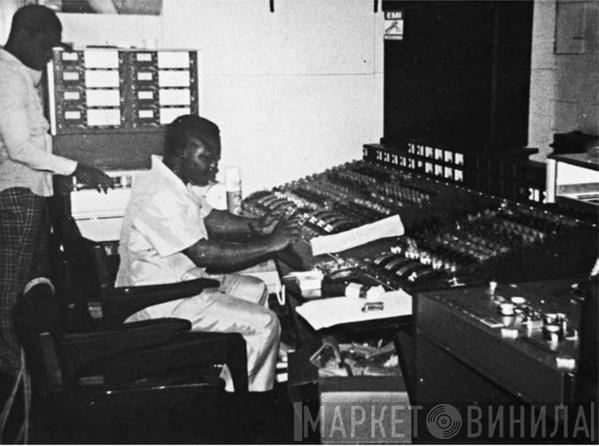 EMI Studios Lagos - Винил CD и Кассеты лейбла EMI Studios Lagos на сайте МаркетВинила