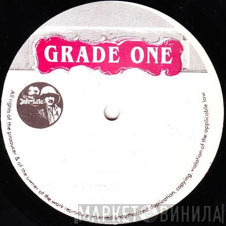 Grade One - Винил CD и Кассеты лейбла Grade One на сайте МаркетВинила