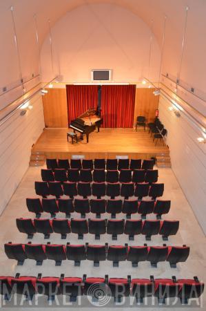 La Escuela Municipal de Musica de Oviedo - Винил CD и Кассеты лейбла La Escuela Municipal de Musica de Oviedo на сайте МаркетВинила