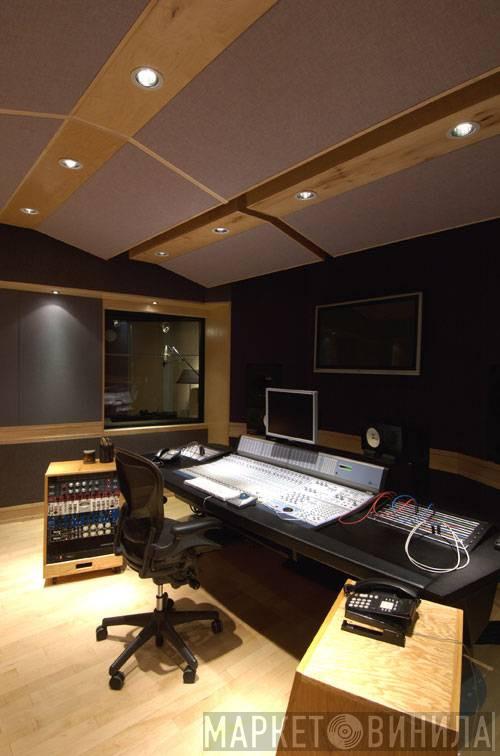 Legacy Recording Studios - Винил CD и Кассеты лейбла Legacy Recording Studios на сайте МаркетВинила