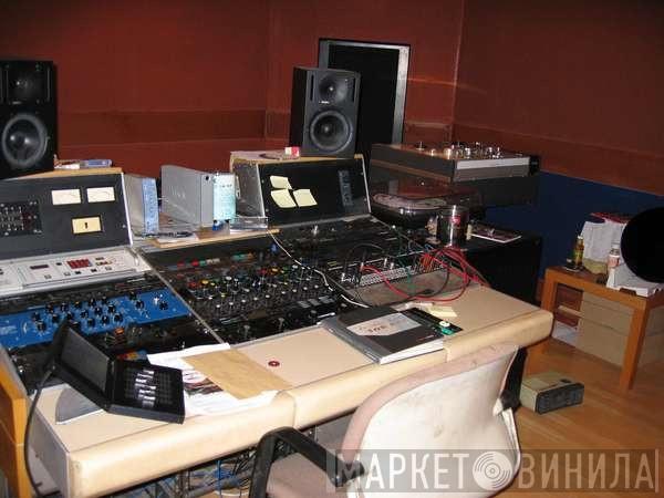 Liquid Mastering - Винил CD и Кассеты лейбла Liquid Mastering на сайте МаркетВинила