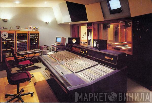Milo Studios - Винил CD и Кассеты лейбла Milo Studios на сайте МаркетВинила