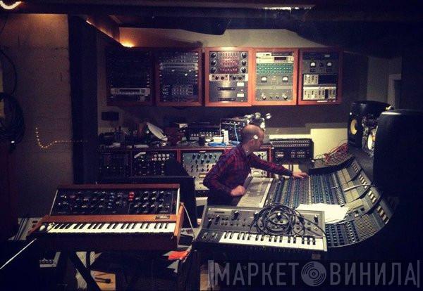 Mushroom Studios, Toronto - Винил CD и Кассеты лейбла Mushroom Studios, Toronto на сайте МаркетВинила