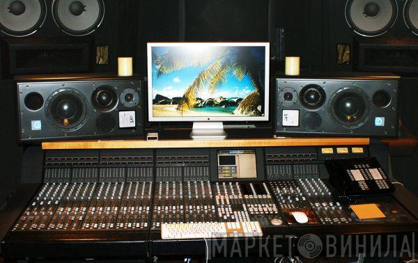 Realsongs Studio - Винил CD и Кассеты лейбла Realsongs Studio на сайте МаркетВинила