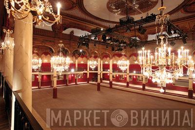 Salle Wagram, Paris - Винил CD и Кассеты лейбла Salle Wagram, Paris на сайте МаркетВинила