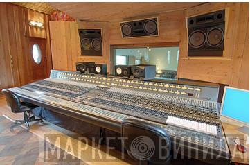 Sonic Ranch Studios - Винил CD и Кассеты лейбла Sonic Ranch Studios на сайте МаркетВинила