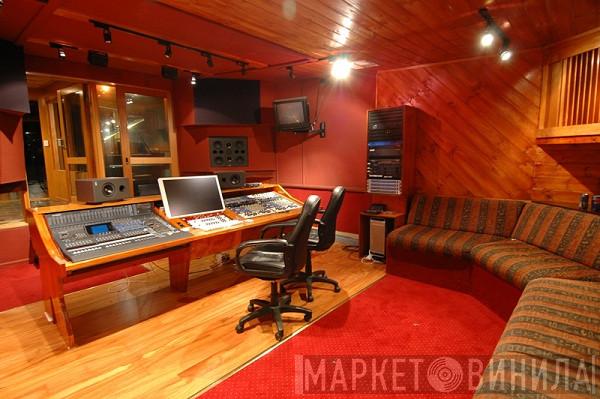 Studio 52, Melbourne - Винил CD и Кассеты лейбла Studio 52, Melbourne на сайте МаркетВинила