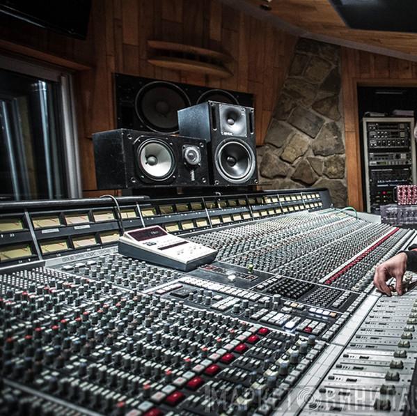 Studio Du Palais Des Congrès - Винил CD и Кассеты лейбла Studio Du Palais Des Congrès на сайте МаркетВинила